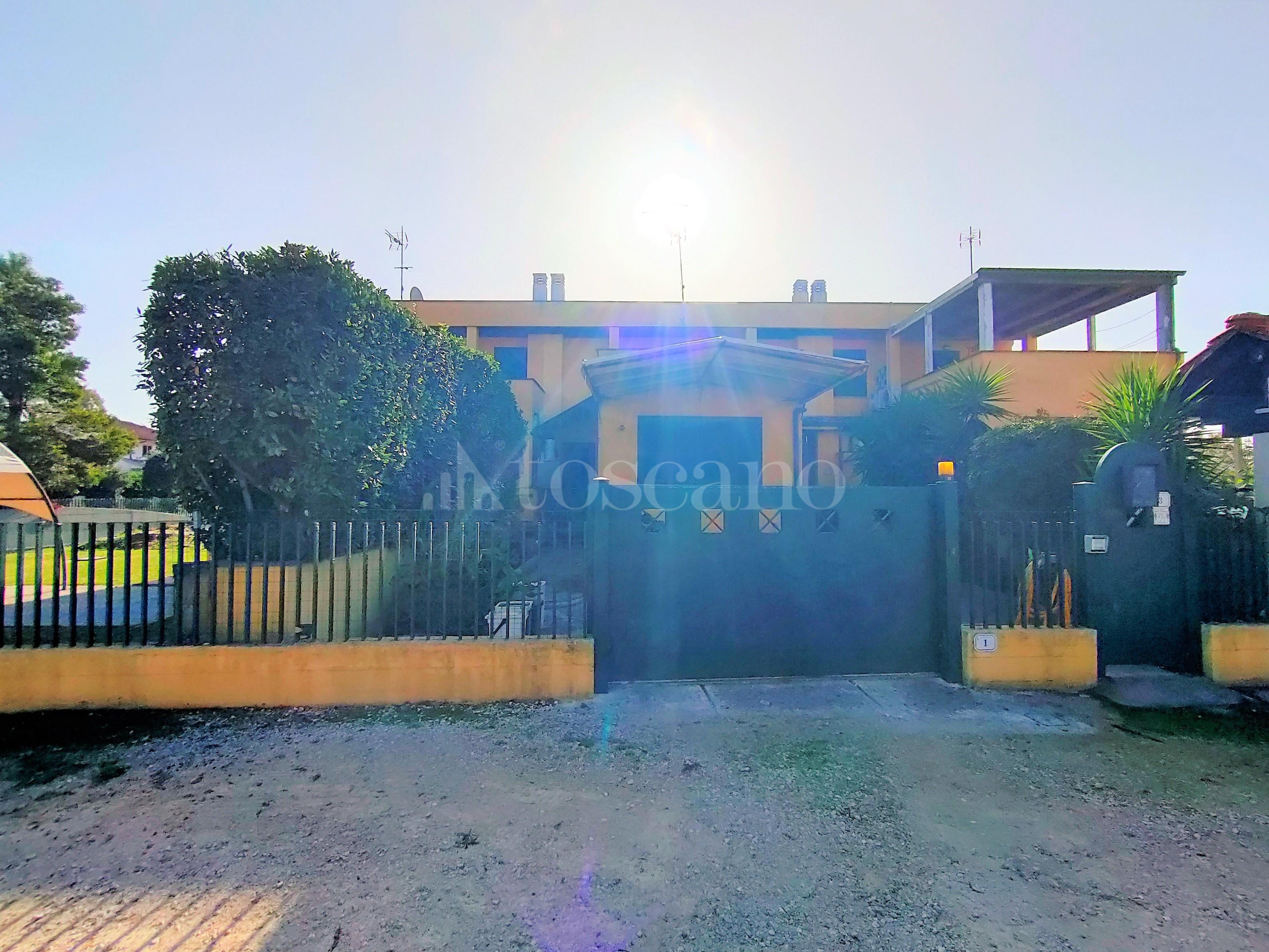 Villa Plurifamiliare a Sabaudia in via magellano 3