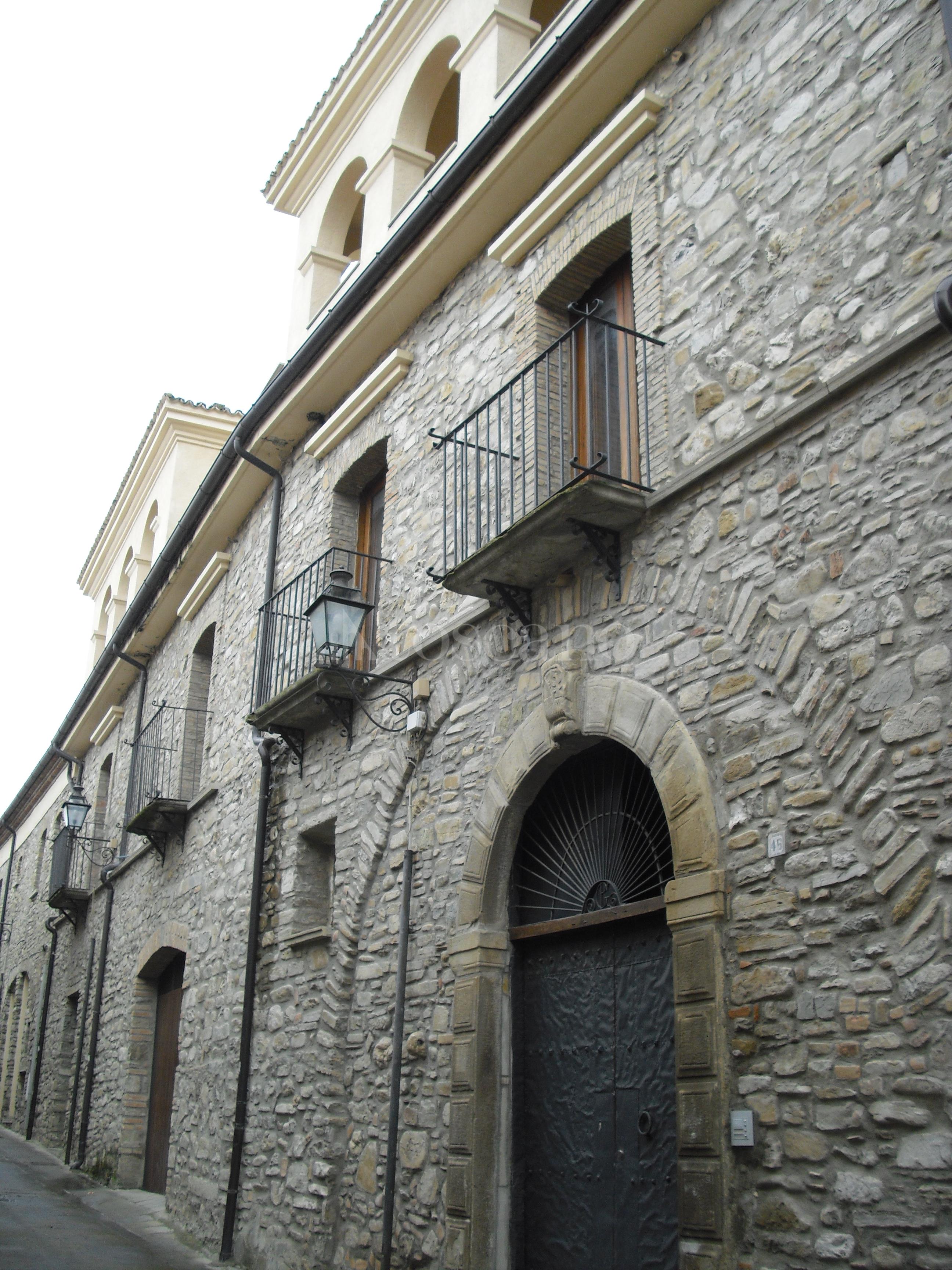 Palazzo a Guardia Perticara in Via Garibaldi, 44 - 46 Guardia Perticara (PZ)