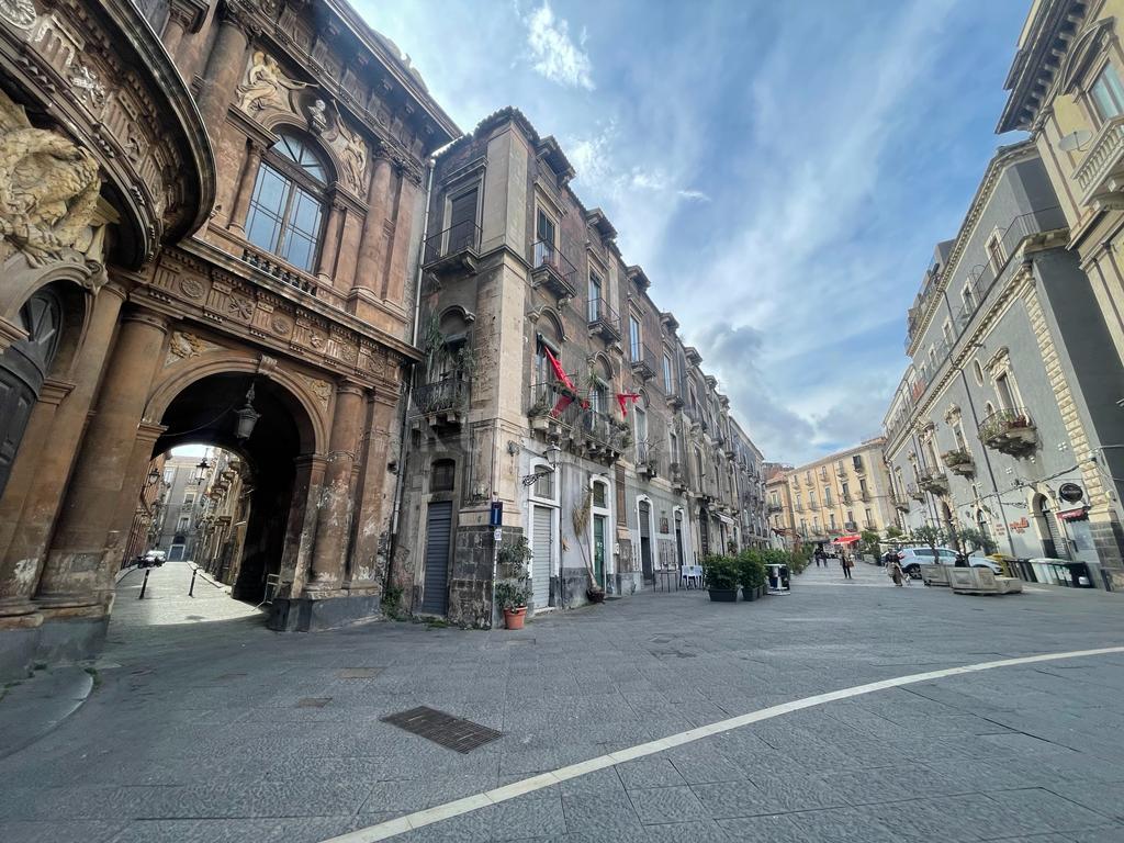Casa a Catania in Via Michele Rapisardi, Teatro Massimo