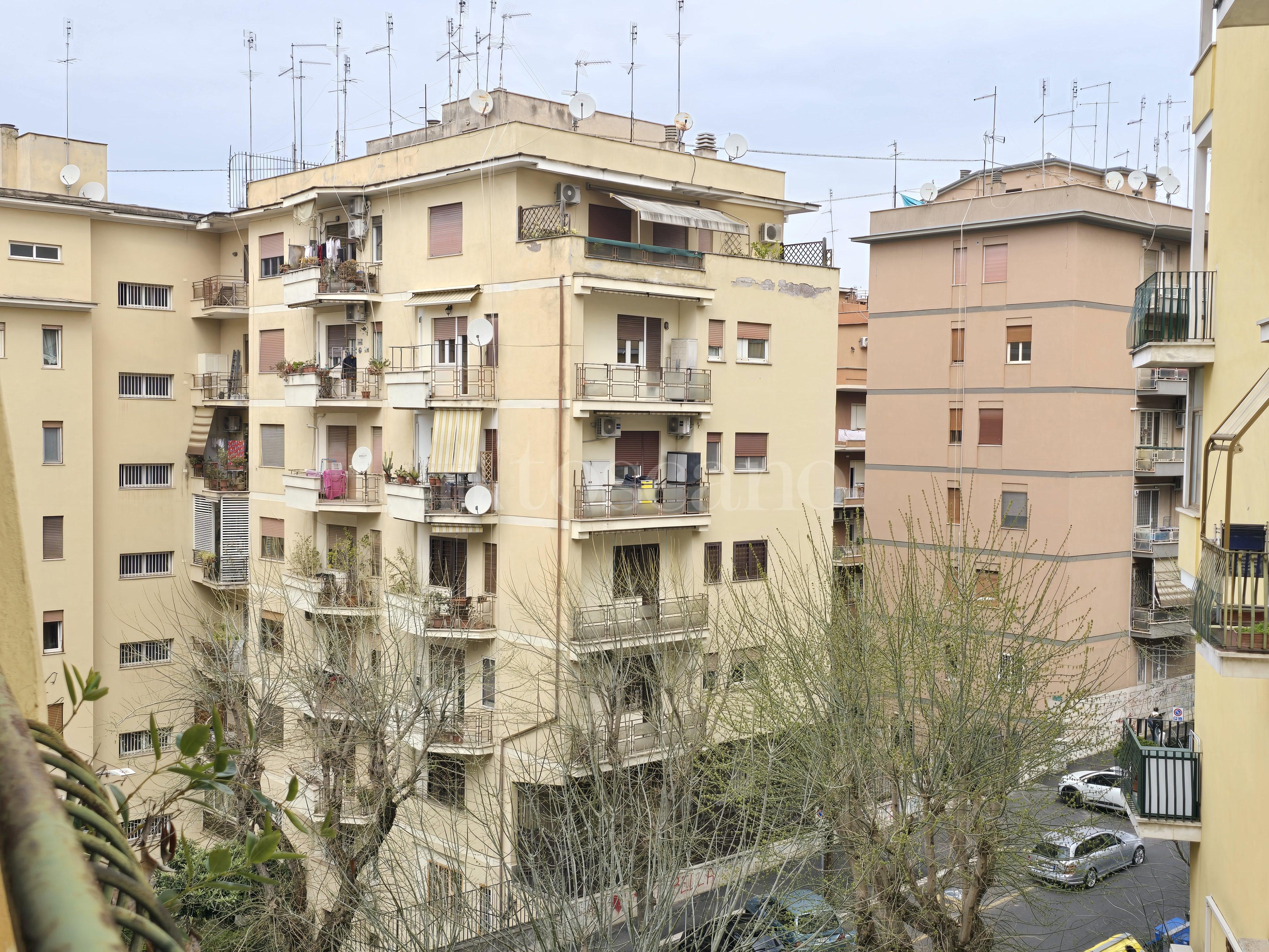 vendita Casa a Roma in Via Rosa Raimondi Garibaldi, Garbatella 10/2025 ...