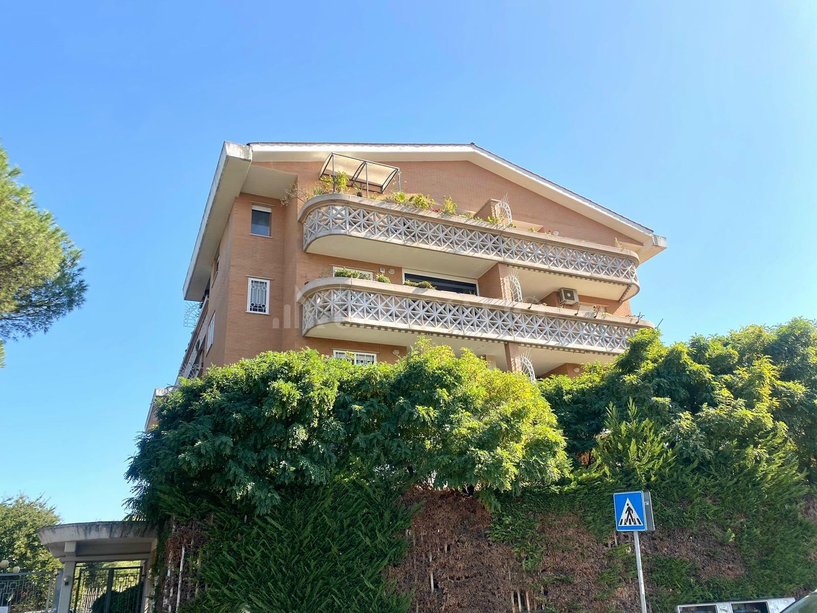 Casa a Roma in Via Raffaele Conforti, Val Cannuta