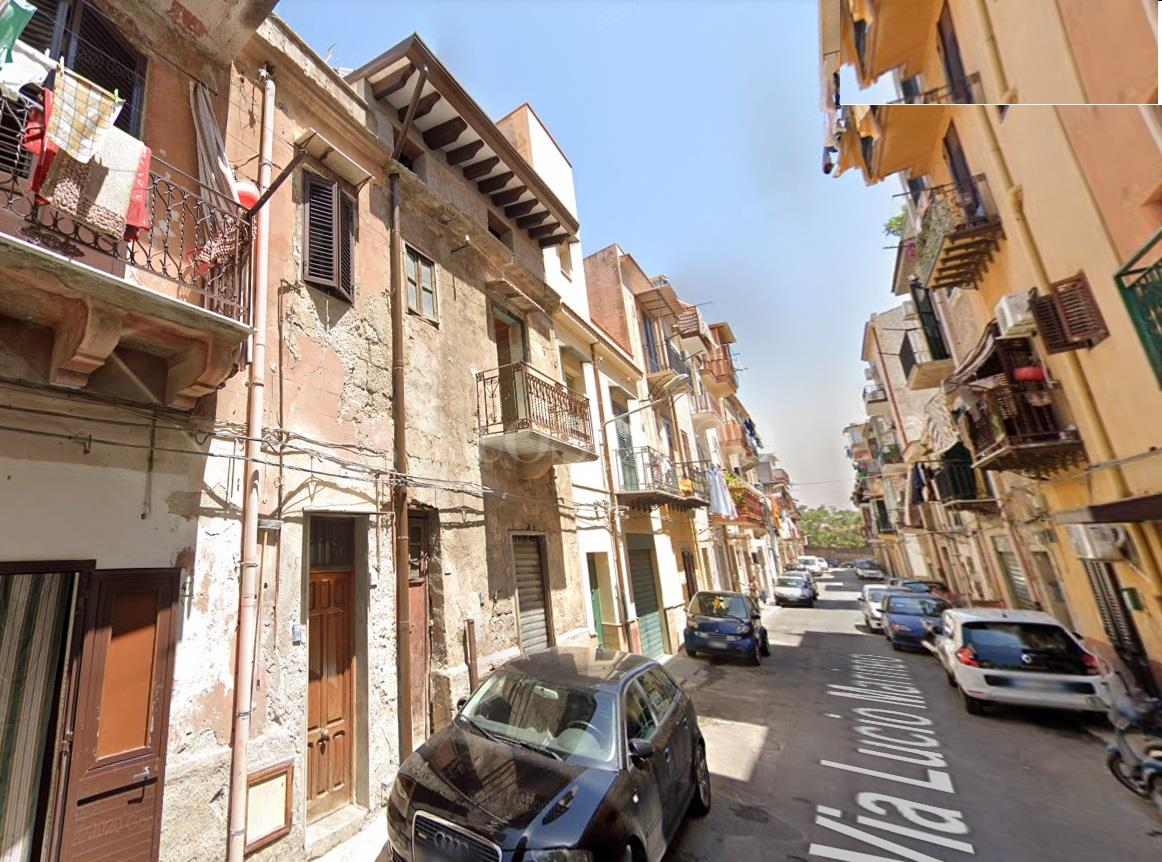 Casa a Palermo in Via Lucio Marineo, Noce