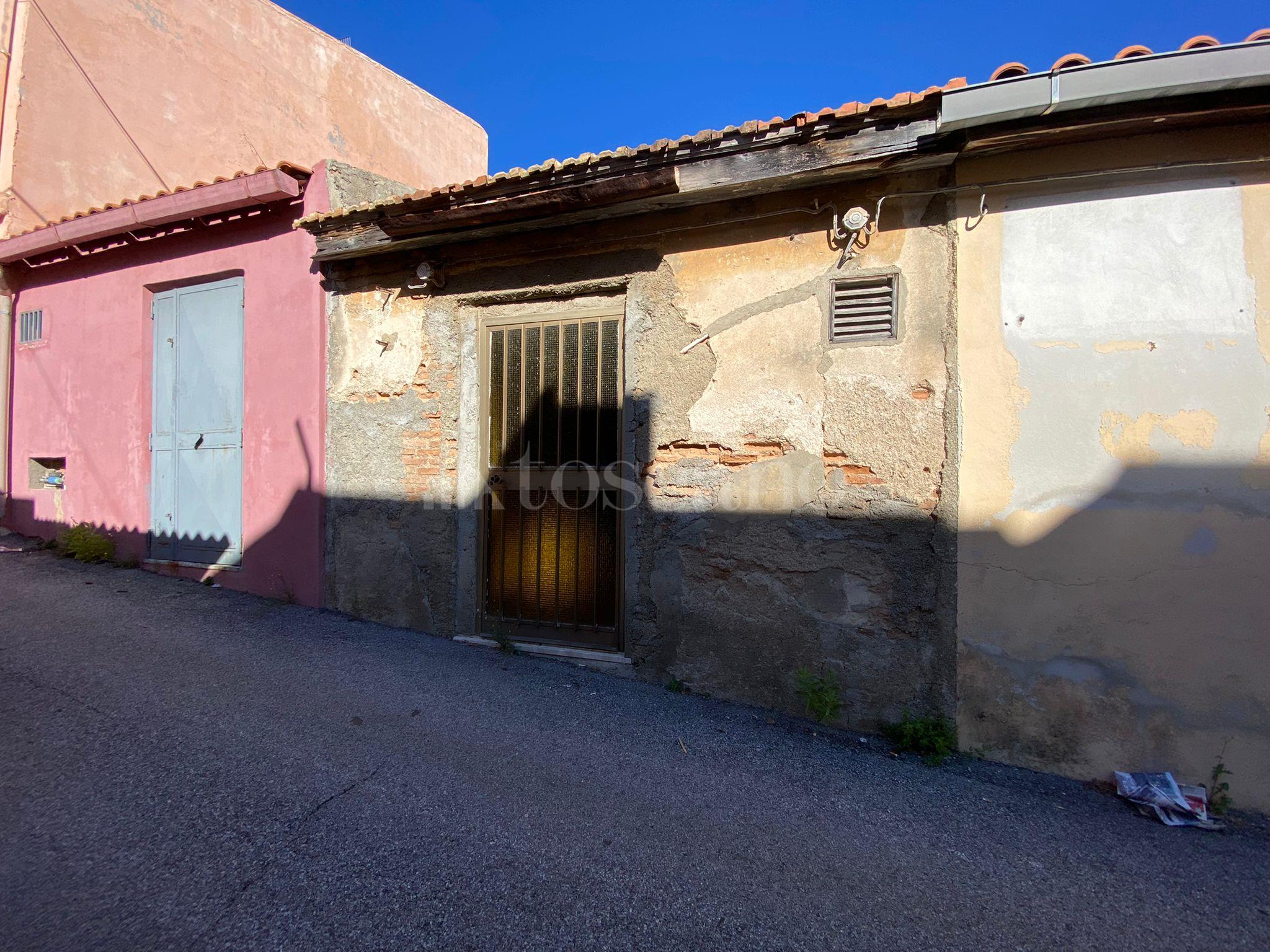 Casa Indipendente a Messina in Via Canepa Sperone, Sperone