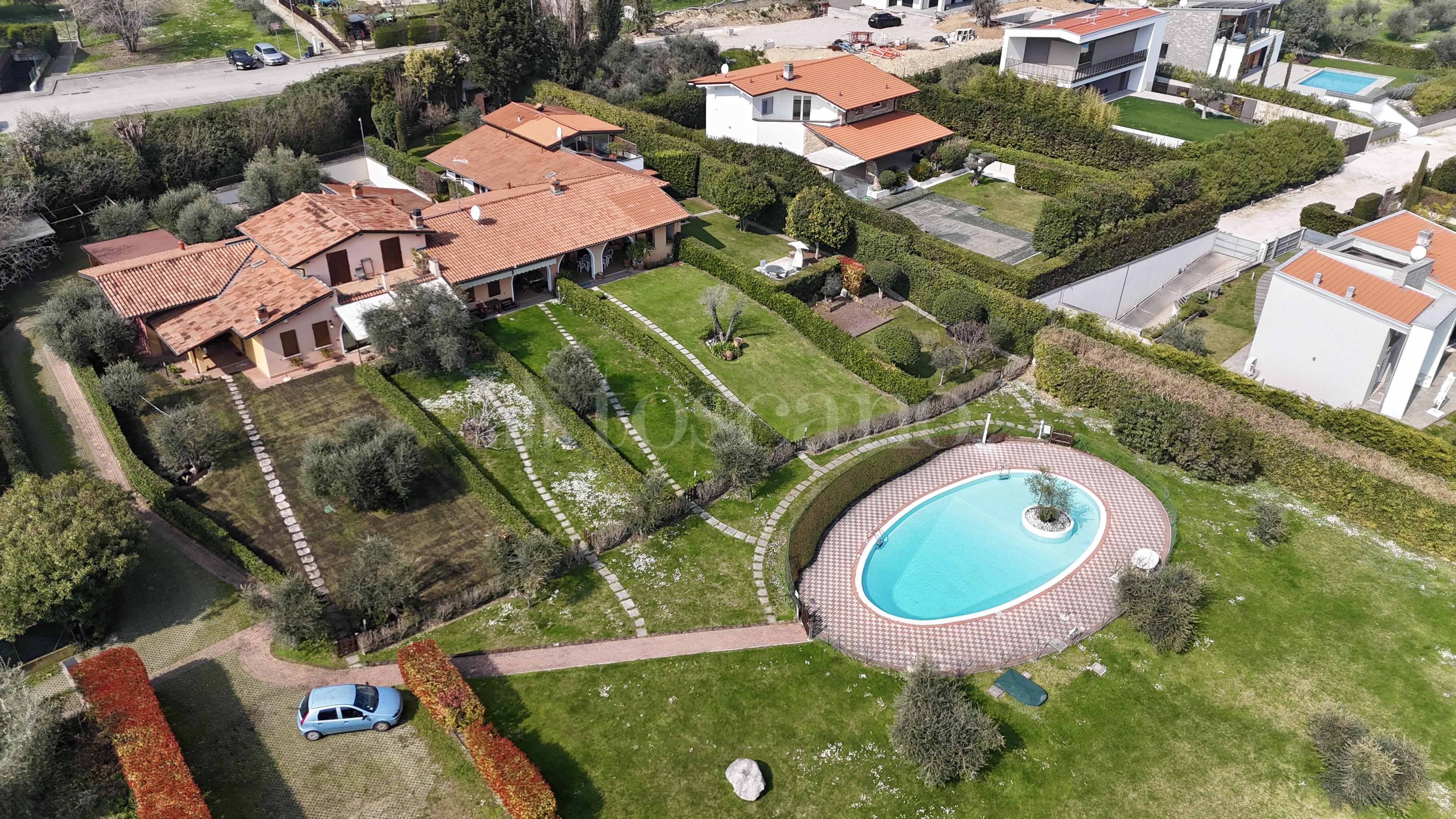 Villa Plurifamiliare a Soiano del Lago in via X giornate
