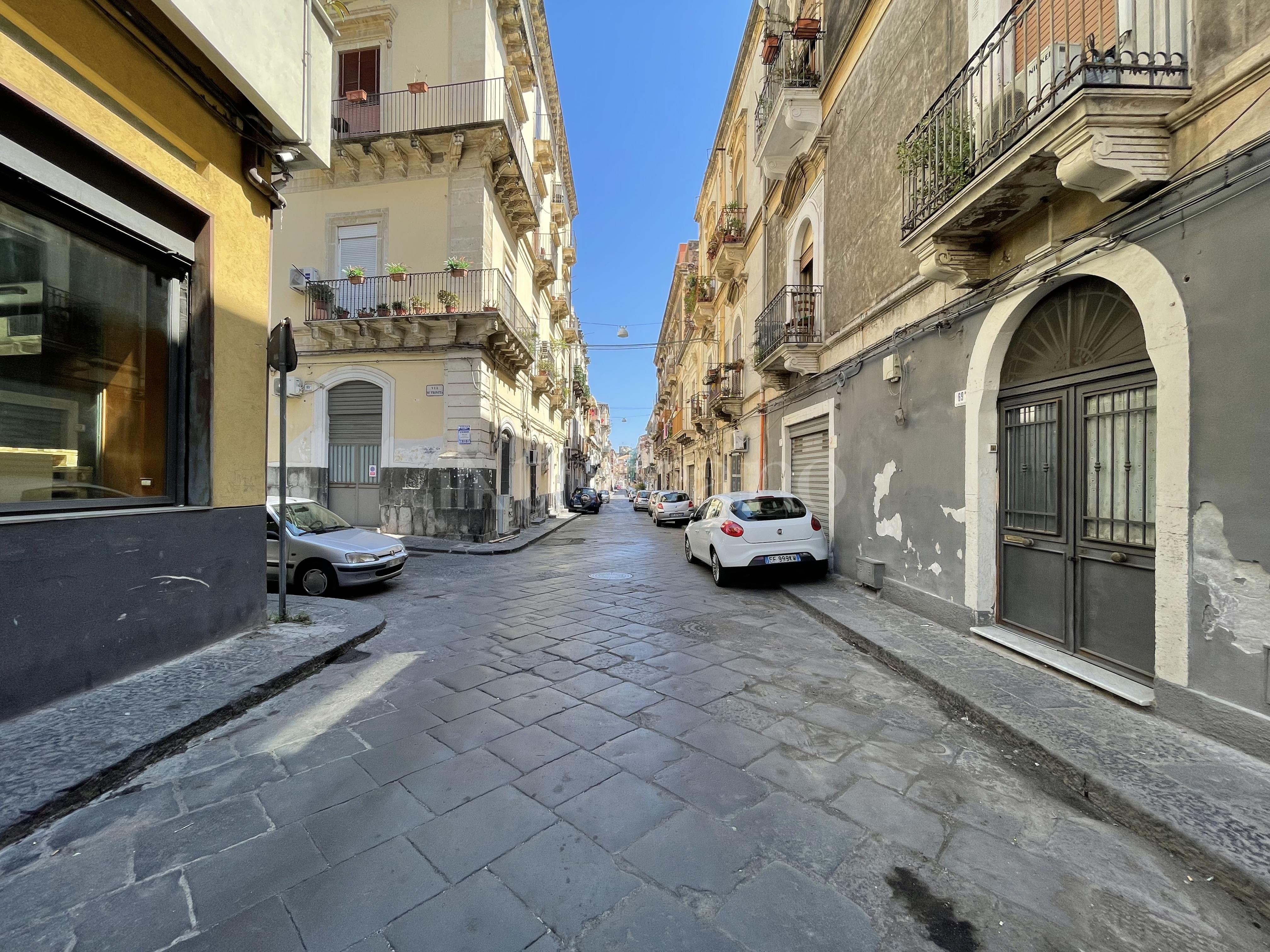 Casa a Catania in via Naumachia, Castello Ursino